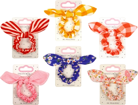 Coloridos scrunchies con cinta para darle un toque dulce a tu cabello